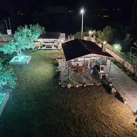 κτήμα καρνέση 1 アパート エディプソス